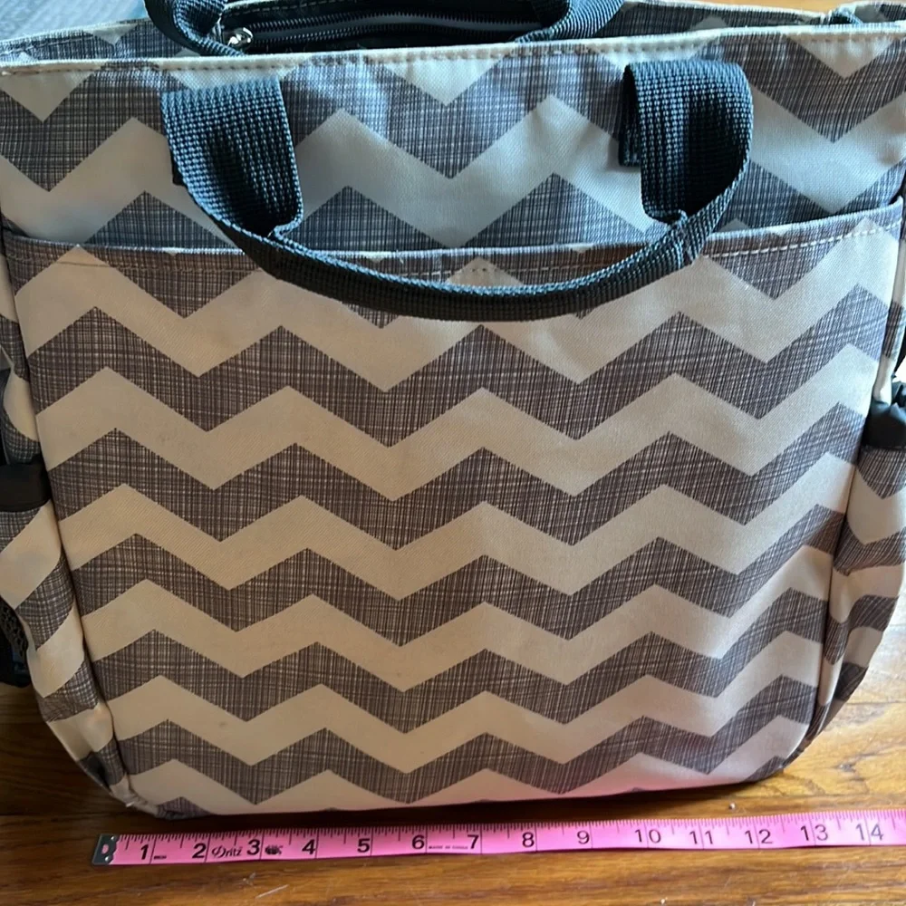 SkipHop crossbody diaper bag or travel bag. Gray and cream chevron design in EUC
